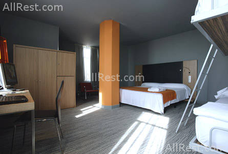 Hotel Petit Palace Embassy 8